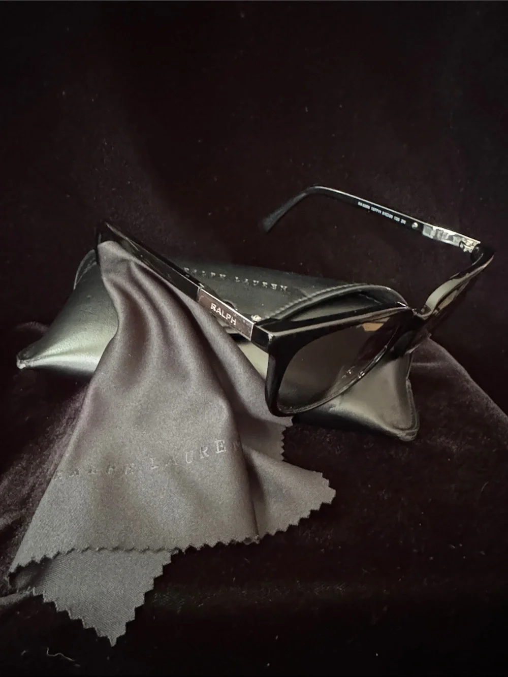 RALPH Sunglasses w/Case & Cloth